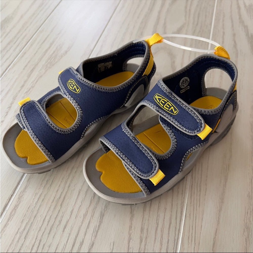 NWOT Keen Navy and Yellow Sandals